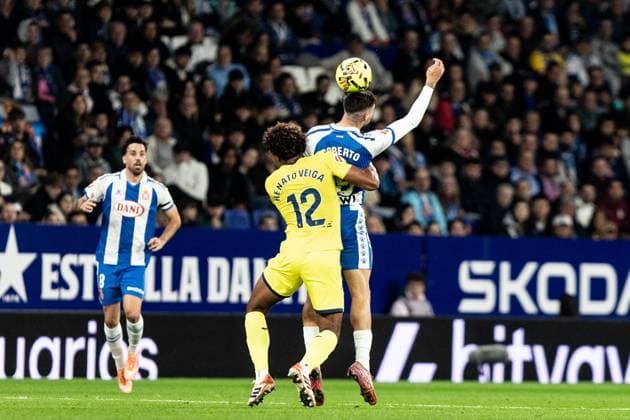 November 8, 2025, Barcelona, Barcelona, Spain: Roberto Fernadez (R) of RCD Espanyol and Renato Veiga (L) of Villareal CF seen in action during the LaLiga EA Sports match round 12 between RCD Espanyol and Villareal CF at RCDE Stadium Barcelona Spain - ZUMAs316 20251108_znp_s316_032 Copyright: xMartixSeguraxRamonedax