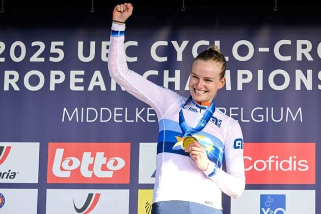 2025 UEC Cyclo-Cross EC - Women U23 MIDDELKERKE, BELGIUM - NOVEMBER 09 : Bentveld Leonie (NLD) on the podium during the 2025 UEC Cyclo-Cross European Championships for Women U23 on November 09, 2025 in Middelkerke, Belgium, 09 11 2025 Middelkerke Belgium  Copyright: xNicoxVereeckenx
