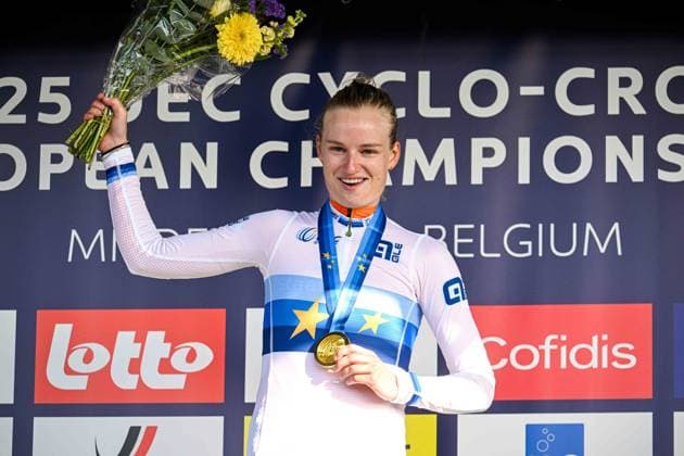2025 UEC Cyclo-Cross EC - Women U23 MIDDELKERKE, BELGIUM - NOVEMBER 09 : Bentveld Leonie (NLD) on the podium during the 2025 UEC Cyclo-Cross European Championships for Women U23 on November 09, 2025 in Middelkerke, Belgium, 09 11 2025 Middelkerke Belgium  Copyright: xNicoxVereeckenx