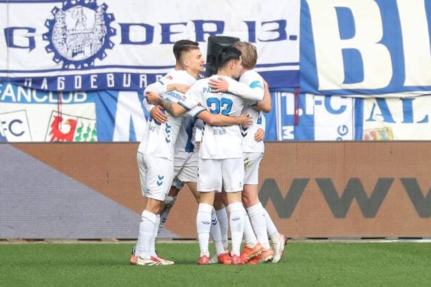 09 11 2025, xgox, Soccer 2 Bundesliga 1 FC Magdeburg SC Padernborn 07 emspor, v l jubilation after the 0 1 by Sebastian Klaas Paderborn, 26 DFL DFB REGULATIONS PROHIBIT ANY USE OF PHOTOGRAPHS as IMAGE SEQUENCES and or QUASI VIDEO Magdeburg