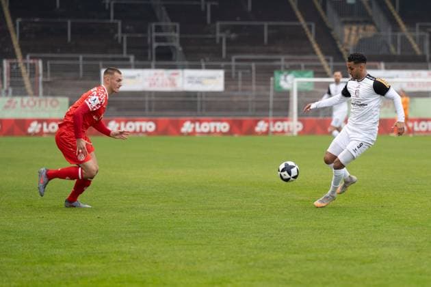 09 11 2025, xhfmx, Soccer Regionalliga Suedwest, FSV Mainz 05 U23 FSV Frankfurt v l Philipp Schulz 1 FSV Mainz 05 II and Amin Farouk FSV Frankfurt DFL DFB REGULATIONS PROHIBIT ANY USE OF PHOTOGRAPHS as IMAGE SEQUENCES and or QUASI VIDEO Mainz