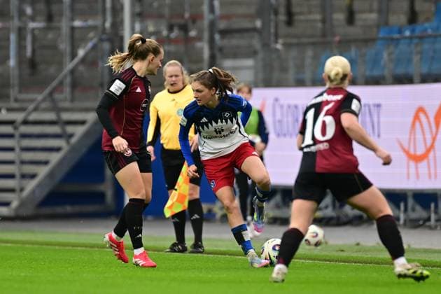 Soccer I Women I Season 2025 2026 I Bundesliga I 10 Matchday I Hamburger SV 1 FC Nürnberg I 09 11 2025 Luisa Guttenberger 4, 1 FC Nürnberg Lotta Wrede 32, Hamburger SV Aleigh Gambone 16, 1 FC Nürnberg Hamburg Volkspark, Volksparkstadion, Stadium, Volkspark Stadion Hamburg Germany Copyright: xLobeca FelixxSchlikisx