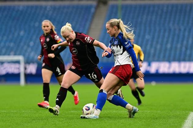 Soccer I Women I Season 2025 2026 I Bundesliga I 10 Matchday I Hamburger SV 1 FC Nürnberg I 09 11 2025 Aleigh Gambone 16, 1 FC Nürnberg bMia Büchele 17, Hamburger SV Hamburg Volkspark, Volksparkstadion, Stadium, Volkspark Stadion Hamburg Germany Copyright: xLobeca FelixxSchlikisx