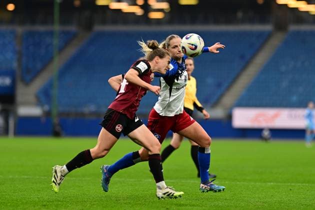 Soccer I Women I Season 2025 2026 I Bundesliga I 10 Matchday I Hamburger SV 1 FC Nürnberg I 09 11 2025 Nastassja Lein 24, 1 FC Nürnberg Nina Räcke 39, Hamburger SV Hamburg Volkspark, Volksparkstadion, Stadion, Volkspark Stadion Hamburg Germany Copyright: xLobeca FelixxSchlikisx