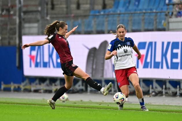 Soccer I Women I Season 2025 2026 I Bundesliga I 10 Matchday I Hamburger SV 1 FC Nürnberg I 09 11 2025 Sanja Homann 19, 1 FC Nürnberg Leni Marie Eggert 29, Hamburger SV Hamburg Volkspark, Volksparkstadion, Stadium, Volkspark Stadion Hamburg Germany Copyright: xLobeca FelixxSchlikisx