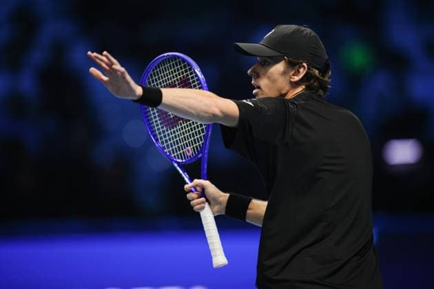 Australia s Alex de Minaur react during the singles tennis match of the ATP, Tennis Herren World Tour Finals against Spain s Carlos Alcaraz at the Inalpi Arena in Turin, Italy - Sunday, Nov. 9, 2025. - .  Copyright: xMarcoxAlpozzi LaPressex