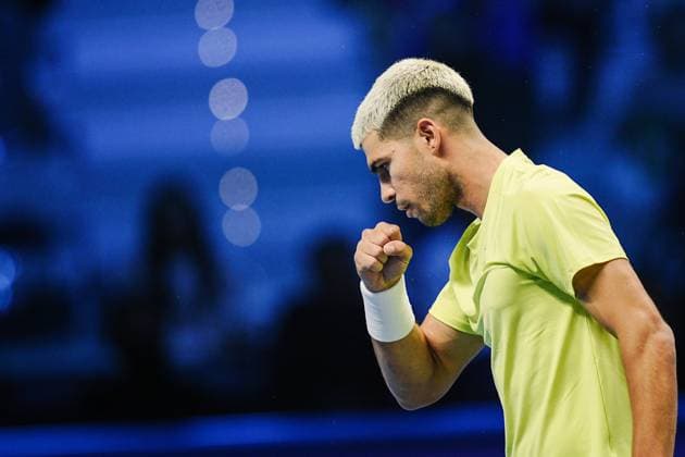 Spain s Carlos Alcaraz react during the singles tennis match of the ATP, Tennis Herren World Tour Finals against Australia s Alex de Minaur at the Inalpi Arena in Turin, Italy - Sunday, Nov. 9, 2025. - .  Copyright: xMarcoxAlpozzi LaPressex
