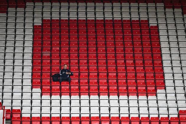9th November 2025; The City Ground, Nottingham, England; Premier League Football, Nottingham Forest versus Leeds United; A Nottingham Forest fan waits for the players to arrive  GodfreyxPitt