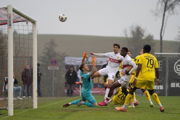 Great chance by Noah Darvich VfB Stuttgart II, 31 , VFB Stuttgart II vs Alemannia Aachen, Football, 3 Liga, Matchday 14, Season 2025 2026, 09 11 2025 VFB Stuttgart II vs Alemannia Aachen, Football, 3 Liga, Matchday 14, Season 2025 2026, 09 11 2025 Aspach Copyright: xEibner-Pressefoto PhilipxZieglerx EP_PZR