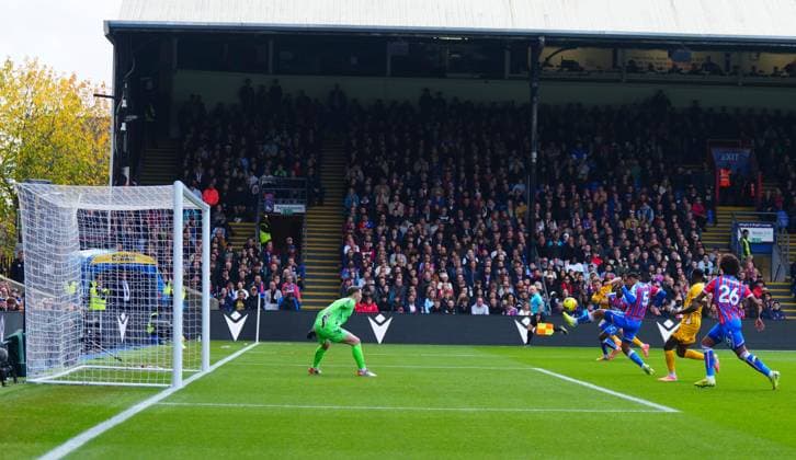 Maxence Lacroix of Crystal Palace almost scores an own goal early on Crystal Palace v Brighton and Hove Albion, Premier League, Football, Selhurst Park, London, UK - 09 Nov 2025London Stamford Bridge United Kingdom EDITORIAL USE ONLY No use with unauthorised audio, video, data, fixture lists, club league logos or live services. Online in-match use limited to 120 images, no video emulation. No use in betting, games or single club league player publications. Copyright: xJavierxGarcia Shutterstockx 15702257v