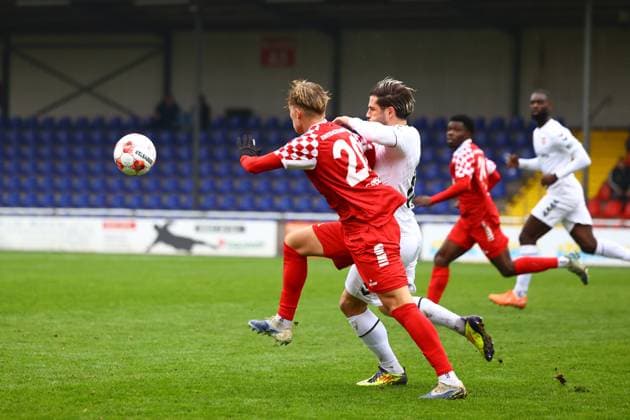 Soccer I Men I Season 2025 2026 I Regionalliga Nord I 18 Matchday I Eintracht Norderstedt Altona 93 I 09 11 2025 Falk Gross 20, FC Eintracht Norderstedt Tayfun Can 61, Altona 93 Norderstedt Edmund Plambeck Stadion Schleswig Holstein Germany Copyright: xLobeca RalfxHomburgx