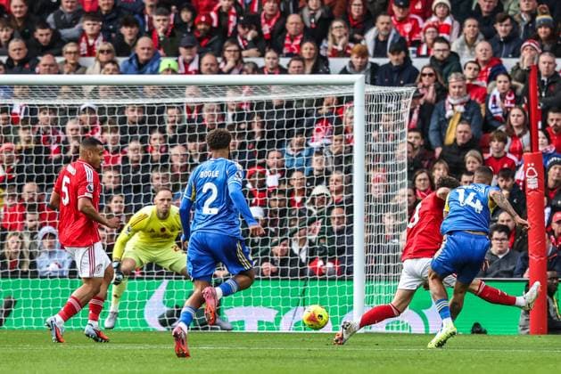 Premier League Nottingham Forest v Leeds United Lukas Nmecha of Leeds United scores to make it 0-1 during the Premier League match Nottingham Forest vs Leeds United at City Ground, Nottingham, United Kingdom, 9th November 2025 (Photo by Alfie Cosgrove News Images) Nottingham City Ground Nottinghamshire United Kingdom Copyright: xAlfiexCosgrove NewsxImagesx