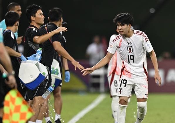 Portugal v Japan: Group B - FIFA U-17 World Cup Qatar 2025 Takeshi Wada (R) of Japan is celebrating after scoring a goal FIFA U-17 World Cup Qatar 2025 Group B match between Portugal and Japan in Doha, Qatar, on November 9, 2025. DOHA Qatar Copyright: xNOUSHADxTHEKKAYILx