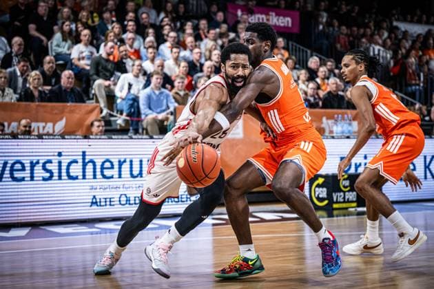 1 Basketball Bundesliga, easyCredit BBL, Season 2025 2026, Men, Main Round, 7 Matchday, 09 11 2025, RASTA Vechta FC Bayern Munich Basketball Spencer Dinwiddie 26 FC Bayern Munich Basketball in action Vechta RASTA Dome Lower Saxony Germany