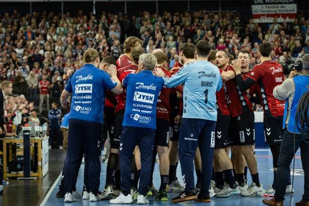 DAIKIN HBL SG Flensburg Handewitt vs Handball Sport Verein Hamburg 09 11 25 Team SG Flensburg Handewitt before the match DAIKIN HBL SG Flensburg Handewitt vs Handball Sport Verein Hamburg, GP JOULE Arena on 09 11 25 Copyright: xBEAUTIFULxSPORTS MarioxM.xKobergx