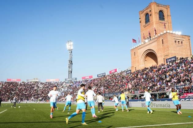 Napoli warm up during the Serie A soccer match between Bologna and Napoli at the Renato DallÕAra Stadium in Bologna, north Italy - Sunday, November 9, 2025 -  Copyright: xMassimoxPaolone LaPressex