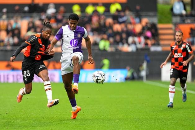 FC Lorient v Toulouse FC - Ligue 1 McDonald s 2025 2026 93 Joel MVUKA (fcl) - 24 Dayann METHALIE (tfc) during the Ligue 1 McDonald s match between Lorient and Toulouse at Stade du Moustoir on November 9, 2025 in Lorient, France. Lorient France  Copyright: xFEPx 776348195