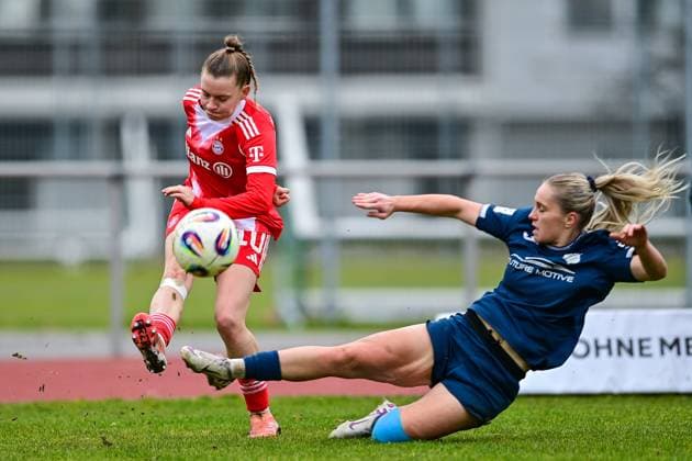 v li Sarah Ernst FCB, 10 Leni Fischer Sand, 11 in duel, duel, tackle, dynamics, action, 09 11 2025, Aschheim Germany , Soccer,2 Women Bundesliga, FC Bayern München II SC Sand, DFB DFL REGULATIONS PROHIBIT ANY USE OF PHOTOGRAPHS AS IMAGE SEQUENCES AND OR QUASI VIDEO xslx