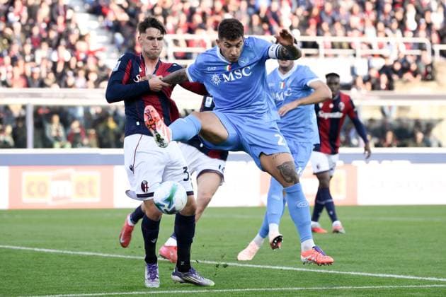 Juan Miranda of Bologna FC and Giovanni Di Lorenzo of SSC Napoli during the Serie A 2025 2026 football match between Bologna FC and SSC Napoli at Renato dall Ara stadium in Bologna (Italy), November 9, 2025. AndreaxStaccioli