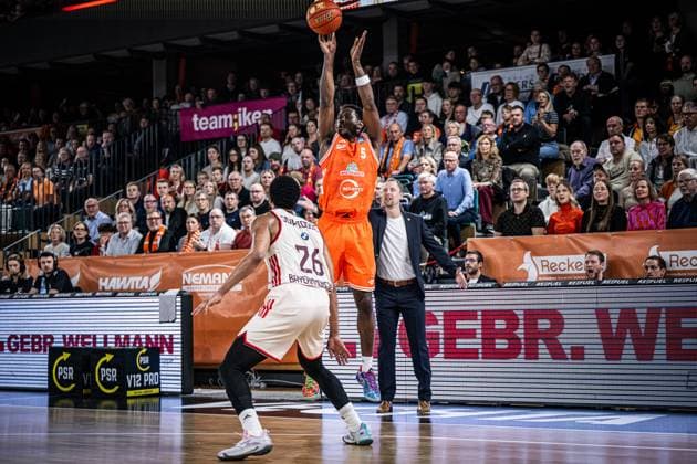 1 Basketball Bundesliga, easyCredit BBL, Season 2025 2026, Men, Main Round, 7 Matchday, 09 11 2025, RASTA Vechta FC Bayern Munich Basketball TJ Bamba 5 RASTA Vechta at Jumpshot Vechta RASTA Dome Lower Saxony Germany