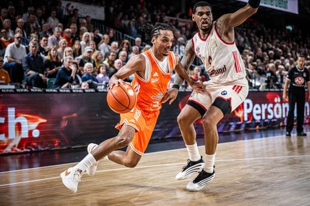 1 Basketball Bundesliga, easyCredit BBL, Season 2025 2026, Men, Main round, 7 Matchday, 09 11 2025, RASTA Vechta FC Bayern Munich Basketball Alonzo Verge 11 RASTA Vechta in action Vechta RASTA Dome Lower Saxony Germany