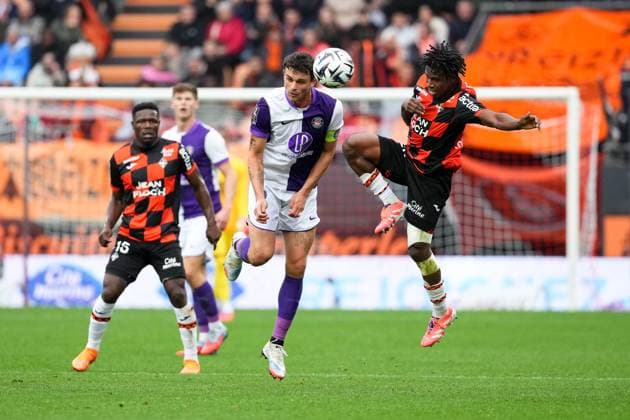 FC Lorient v Toulouse FC - Ligue 1 McDonald s 2025 2026 29 Karim DERMANE (fcl) - 02 Rasmus Schmidt NICOLAISEN (tfc) during the Ligue 1 McDonald s match between Lorient and Toulouse at Stade du Moustoir on November 9, 2025 in Lorient, France. Lorient France  Copyright: xFEPx 776348195