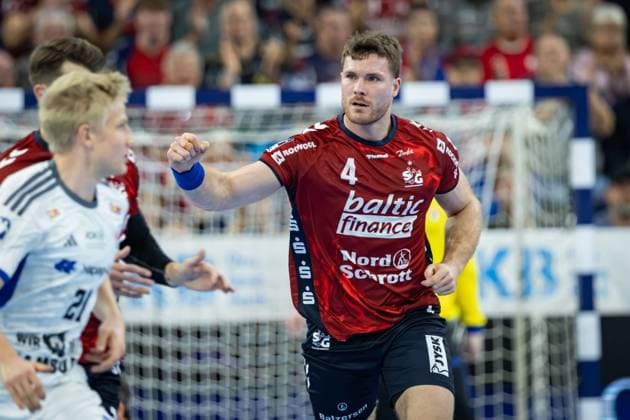 DAIKIN HBL SG Flensburg Handewitt vs. Handball Sport Verein Hamburg 09 11 25 Cheers for Johannes Golla No 04, SG Flensburg Handewitt DAIKIN HBL SG Flensburg Handewitt vs. Handball Sport Verein Hamburg, GP JOULE Arena on 09 11 25 Copyright: xBEAUTIFULxSPORTS MarioxM.xKobergx