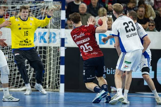DAIKIN HBL SG Flensburg Handewitt vs Handball Sport Verein Hamburg 09 11 25 Lukas Jørgensen Nr 25, SG Flensburg Handewitt in attack DAIKIN HBL SG Flensburg Handewitt vs Handball Sport Verein Hamburg, GP JOULE Arena on 09 11 25 Copyright: xBEAUTIFULxSPORTS MarioxM.xKobergx
