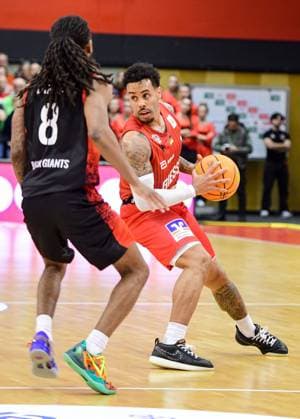 Kobe Langley, Daniel Norl 8 Matchday, 2 Bundesliga Pro A, 46ers, Basketball, Basketball season 2025 2026, BBL, Germany, Gießen 46ers Bayer Giants Leverkusen, Gießen in red, Leverkusen in black, Men