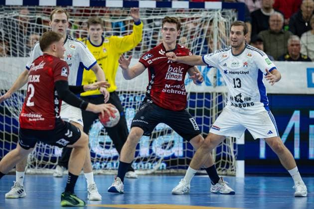 DAIKIN HBL SG Flensburg Handewitt vs Handball Sport Verein Hamburg 09 11 25 SG Flensburg Handewitt in attack, fight at the circle DAIKIN HBL SG Flensburg Handewitt vs Handball Sport Verein Hamburg, GP JOULE Arena on 09 11 25 Copyright: xBEAUTIFULxSPORTS MarioxM.xKobergx