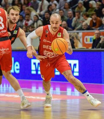Sebastian Brach, Simon Krajcovic 8 Matchday, 2 Bundesliga Pro A, 46ers, Basketball, Basketball season 2025 2026, BBL, Germany, Gießen 46ers Bayer Giants Leverkusen, Gießen in red, Leverkusen in black, Men