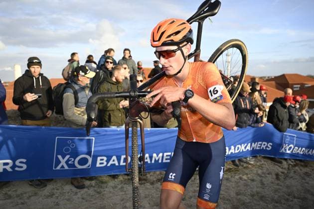 2025 UEC Cyclo-Cross EC - Men Elite MIDDELKERKE, BELGIUM - NOVEMBER 09 : Van Lierop Danny (NED) in action during the 2025 UEC Cyclo-Cross European Championships for Men Elite on November 09, 2025 in Middelkerke, Belgium, 09 11 2025 Middelkerke Belgium  Copyright: xNicoxVereeckenx