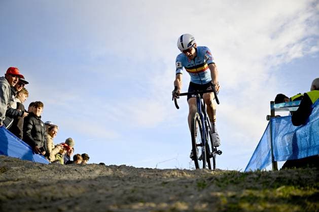 Belgian Toon Aerts pictured in action during the elite men race at the UEC Cyclocross European Championships, Sunday 09 November 2025, in Middelkerke. JASPERxJACOBS  x140433496x