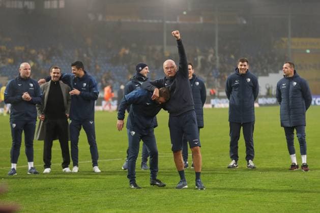 09 11 2025, xtgx, Soccer 2 Bundesliga, Eintracht Braunschweig VfL Bochum v l DFL DFB REGULATIONS PROHIBIT ANY USE OF PHOTOGRAPHS as IMAGE SEQUENCES and or QUASI VIDEO Braunschweig