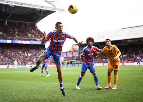 Crystal Palace gegen Brighton Hove Albion 09 November 2025, London Premier League Fußball Crystal Palace gegen Brighton Hove Albion Daniel Munoz von Crystal Palace Foto Jacques Feeney Abseits London UK  Copyright: xJacquesxFeeneyx xOffsidexOffside