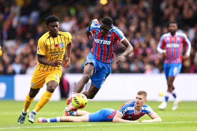 Crystal Palace gegen Brighton Hove Albion 09 November 2025, London Premier League Fußball Crystal Palace gegen Brighton Hove Albion Ismaila Sarr von Crystal Palace Foto Jacques Feeney Abseits London UK  Copyright: xJacquesxFeeneyx xOffsidexOffside