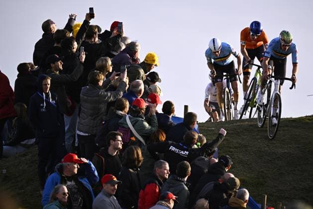 Belgian Toon Aerts, Dutch Pim Ronhaar and Belgian Joran Wyseure pictured in action during the elite men race at the UEC Cyclocross European Championships, Sunday 09 November 2025, in Middelkerke. JASPERxJACOBS  x140433984x