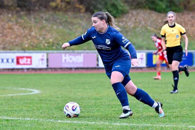 Julia Matuschewski Sand, 10 am Ball, 09 11 2025, Aschheim Germany , Soccer,2 Frauen Bundesliga, FC Bayern München II SC Sand, DFB DFL REGULATIONS PROHIBIT ANY USE OF PHOTOGRAPHS AS IMAGE SEQUENCES AND OR QUASI VIDEO xslx
