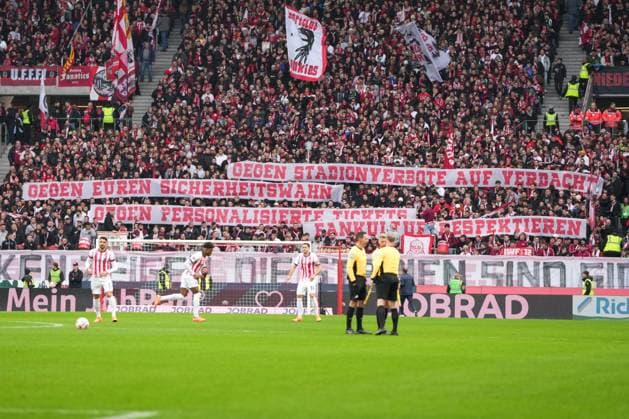 1 Bundesliga SC Freiburg vs FC St Pauli, 09 11 2025 Banner of the Freiburg fans with the inscription Against stadium bans on suspicion Against your security mania Against personalized tickets Respect fan culture 1 Bundesliga SC Freiburg vs FC St Pauli, Europa Park Stadion, 09 11 2025 DFB DFL REGULATIONS PROHIBIT ANY USE OF PHOTOGRAPHS AS IMAGE SEQUENCES AND OR QUASI VIDEO Copyright: xBEAUTIFULxSPORTS Boscox