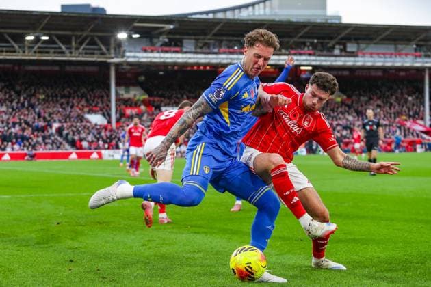 Nottingham Forest v Leeds United, Premier League Neco Williams Of Nottingham Forest battles with Joe Rodon Of Leeds United during the Nottingham Forest v Leeds United Premier League match at the City Ground, West Bridgford, England on 9 November 2025 Credit: Lee Keuneke Every Second Media Editorial use only. All images are copyright Every Second Media Limited. No images may be reproduced without prior permission. All rights reserved. Premier League and Football League images are subject to licensing agreements with Football DataCo Limited. see https: www.football-dataco.com Copyright: xIMAGO EveryxSecondxMediax ESM-1661-0061 LeexKeunekex xEveryxSecondxMediax