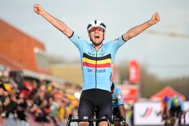 2025 UEC Cyclo-Cross EC - Men Elite MIDDELKERKE, BELGIUM - NOVEMBER 09 : Aerts Toon (BEL) celebrating his victory during the 2025 UEC Cyclo-Cross European Championships for Men Elite on November 09, 2025 in Middelkerke, Belgium, 09 11 2025 Middelkerke Belgium  Copyright: xNicoxVereeckenx
