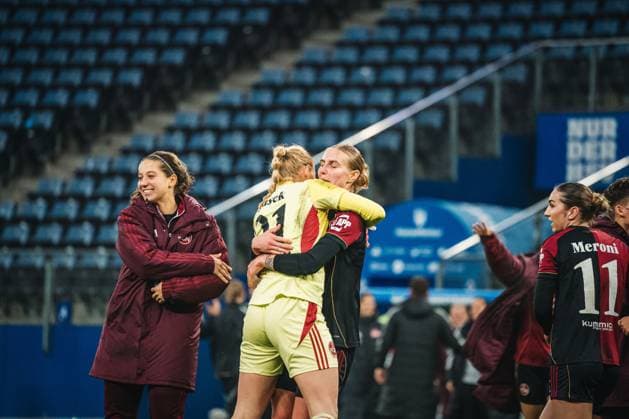 Google Pixel Womens Bundesliga Hamburger SV vs 1 FC Nürnberg, 09 11 2025 1 FC Nürnberg celebrates 1 2 at Hamburger SV Google Pixel Womens Bundesliga, 10 Matchday Hamburger SV vs 1 FC Nürnberg on 09 11 2025 at Volksparkstadion, Hamburg DFB DFL REGULATIONS PROHIBIT ANY USE OF PHOTOGRAPHS AS IMAGE SEQUENCES AND OR QUASI VIDEO Copyright: xBEAUTIFULxSPORTS Tonhäuserx
