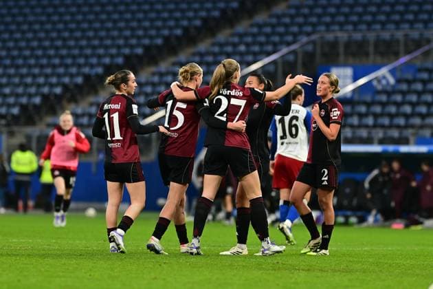 Soccer I Women I Season 2025 2026 I Bundesliga I 10 Matchday I Hamburger SV 1 FC Nuremberg I 09 11 2025 Cheers, enthusiasm, euphoria, joy, happiness, cheerfulness at 1 FC Nuremberg Women after the 1 2 victory against Hamburger SV Women Hamburg Volkspark, Volksparkstadion, stadium, Volkspark Stadion Hamburg Germany Copyright: xLobeca FelixxSchlikisx