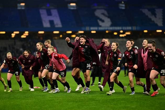 Soccer I Women I Season 2025 2026 I Bundesliga I 10 Matchday I Hamburger SV 1 FC Nuremberg I 09 11 2025 Cheers, enthusiasm, euphoria, joy, happiness, cheerfulness at 1 FC Nuremberg Women after the 1 2 victory against Hamburger SV Women Hamburg Volkspark, Volksparkstadion, stadium, Volkspark Stadion Hamburg Germany Copyright: xLobeca FelixxSchlikisx