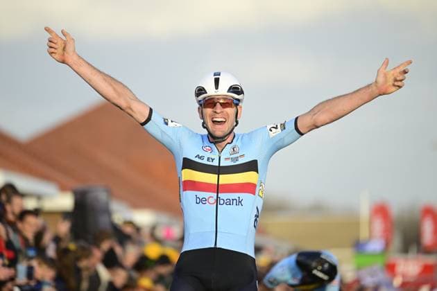 2025 UEC Cyclo-Cross EC - Men Elite MIDDELKERKE, BELGIUM - NOVEMBER 09 : Aerts Toon (BEL) celebrating his victory during the 2025 UEC Cyclo-Cross European Championships for Men Elite on November 09, 2025 in Middelkerke, Belgium, 09 11 2025 Middelkerke Belgium  Copyright: xNicoxVereeckenx