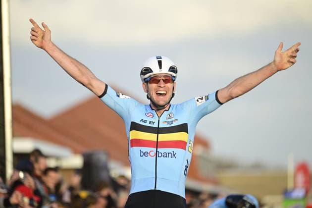 2025 UEC Cyclo-Cross EC - Men Elite MIDDELKERKE, BELGIUM - NOVEMBER 09 : Aerts Toon (BEL) celebrating his victory during the 2025 UEC Cyclo-Cross European Championships for Men Elite on November 09, 2025 in Middelkerke, Belgium, 09 11 2025 Middelkerke Belgium  Copyright: xNicoxVereeckenx