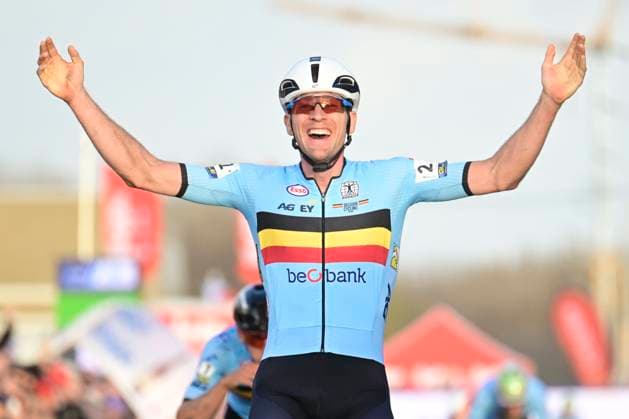 2025 UEC Cyclo-Cross EC - Men Elite MIDDELKERKE, BELGIUM - NOVEMBER 09 : Aerts Toon (BEL) celebrating his victory during the 2025 UEC Cyclo-Cross European Championships for Men Elite on November 09, 2025 in Middelkerke, Belgium, 09 11 2025 Middelkerke Belgium  Copyright: xNicoxVereeckenx