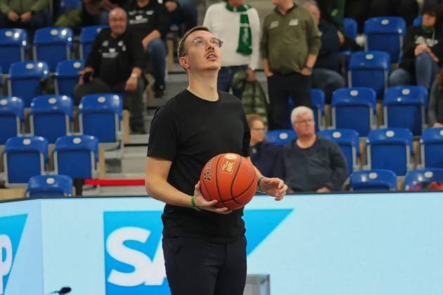 Jacques Schneider Vet Concept Gladiators Trier, Head Coach GER, MLP Academics Heidelberg vs Vet Concept Gladiators Trier, Basketball, easycredit Basketball Bundesliga, Matchday 7, Season, 2025 2026, 09 11 2025 GER, MLP Academics Heidelberg vs Vet Concept Gladiators Trier, Basketball, easycredit Basketball Bundesliga, Matchday 7, Season, 2025 2026, 09 11 2025 Heidelberg Copyright: xEibner-Pressefoto JoergxHirschx EP_JHH