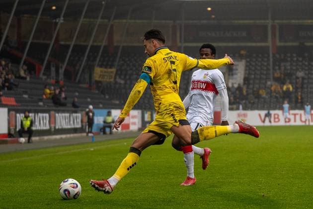 duel between Sasa Strujic Alemannia Aachen, 05 and Abdenego Nankishi VfB Stuttgart II, 17 , VFB Stuttgart II vs Alemannia Aachen, Football, 3 Liga, Matchday 14, Season 2025 2026, 09 11 2025 VFB Stuttgart II vs Alemannia Aachen, Football, 3 Liga, Matchday 14, Season 2025 2026, 09 11 2025 Aspach Copyright: xEibner-Pressefoto PhilipxZieglerx EP_PZR
