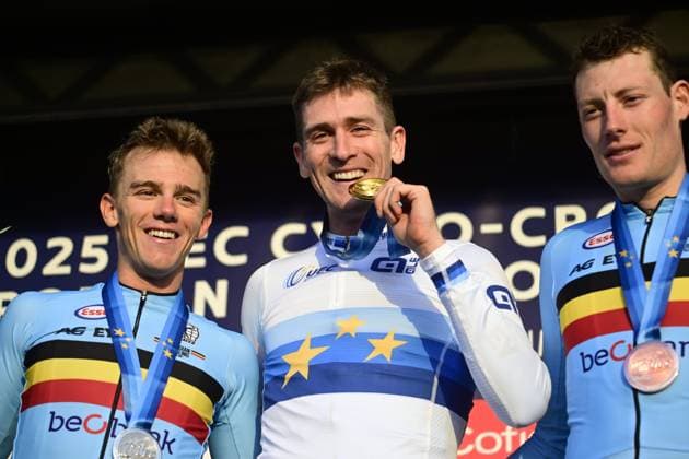 2025 UEC Cyclo-Cross EC - Men Elite MIDDELKERKE, BELGIUM - NOVEMBER 09 : Nys Thibau (BEL), Wyseure Joran (BEL) Aerts Toon (BEL) celebrating his victory on the podium during the 2025 UEC Cyclo-Cross European Championships for Men Elite on November 09, 2025 in Middelkerke, Belgium, 09 11 2025 Middelkerke Belgium  Copyright: xNicoxVereeckenx